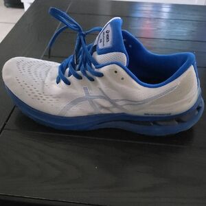 ASICS Gel-Kayano 28 White and Blue Athletic Shoes